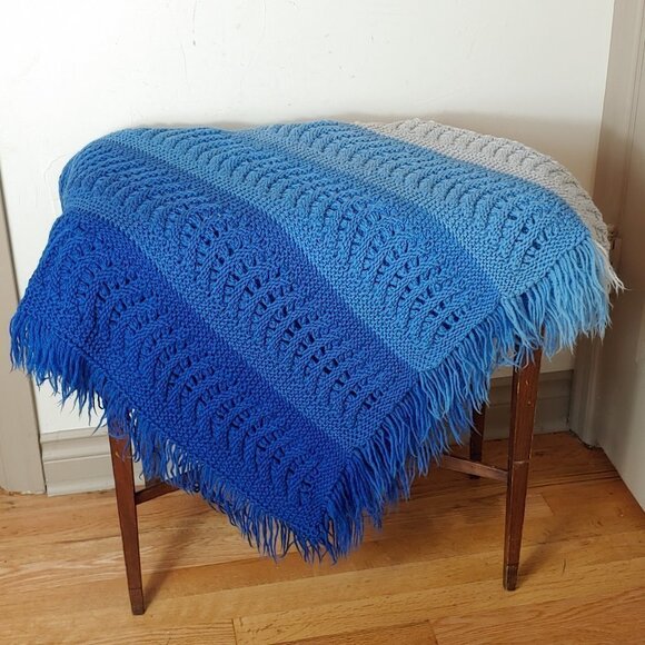 Vintage Knit Crochet Blanket Afghan Throw Fringe Granny Boho Ombre Blue 1970's - Picture 1 of 7